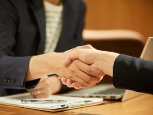 アフィリエイト初心者が教材で稼げるのか？